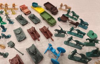Lote Figuras Montaplex Militares y Accesorios