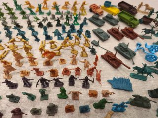 Lote Figuras Montaplex Militares y Accesorios