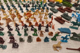 Lote Figuras Montaplex Militares y Accesorios
