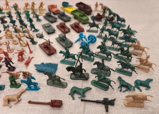 Lote Figuras Montaplex Militares y Accesorios