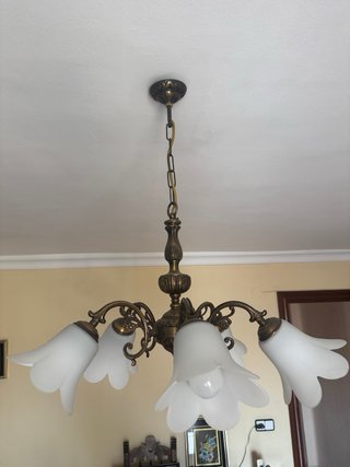 Lámpara de mesa moderna