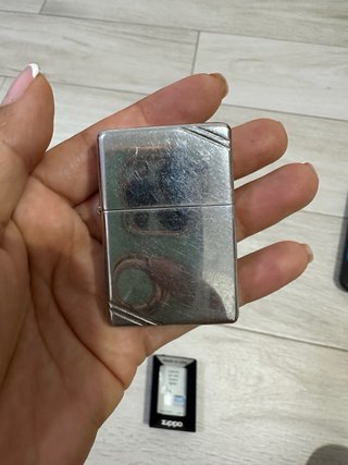Accendino Zippo con la sua scatola originale