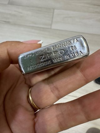 Accendino Zippo con la sua scatola originale