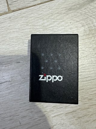 Accendino Zippo con la sua scatola originale