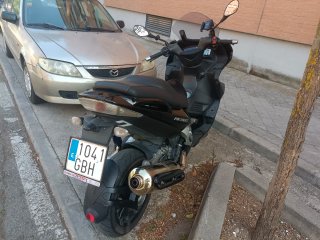 Gilera Nexus 500 Maxi Scooter Negra