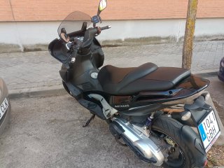 Gilera Nexus 500 Maxi Scooter Negra