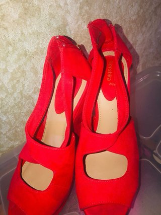 Cuñas Bershka Rojas Talla 38