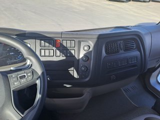 DAF XB 230 FA-CAMIONES FURGONES / CAMION PAQUETERO