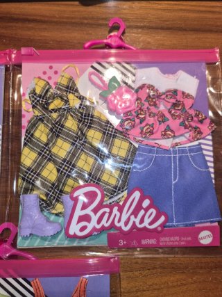 Set di abbigliamento per bambole Barbie
