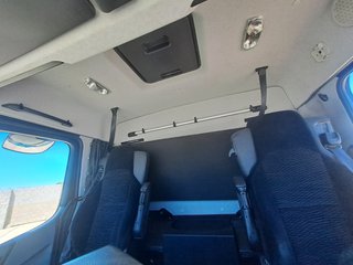 Mercedes ANTOS 1836-CAMIONES FURGONES / CAMION PAQ