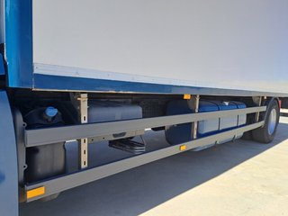 Mercedes ANTOS 1836-CAMIONES FURGONES / CAMION PAQ
