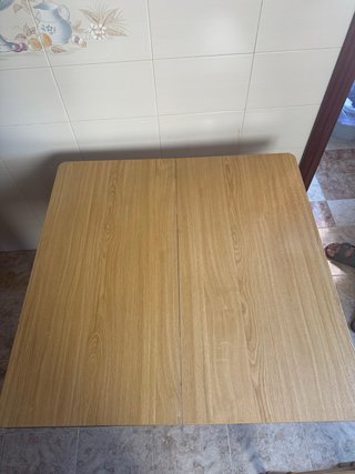 Mesa de madera con cajón y 2 taburetes