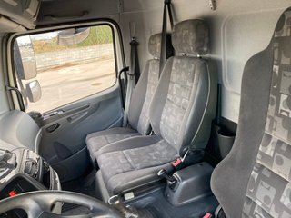 Mercedes ATEGO 818 L-CAMIONES FURGONES / CAMION PA