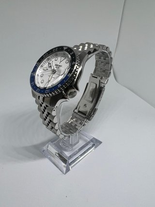 Seiko 5 Sports GMT - Esfera Blanca