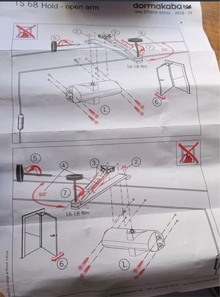 Cerradura Dorma con retenedor