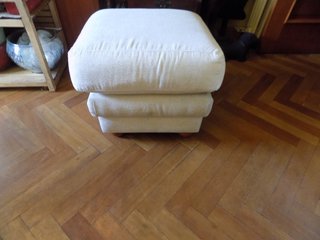 Puff beige de tela