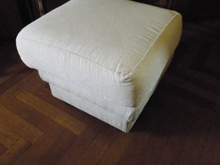 Puff beige de tela