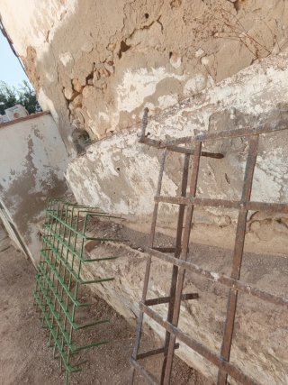 Reja metálica antigua 150x150