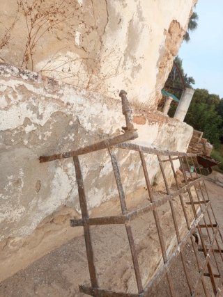 Reja metálica antigua 150x150