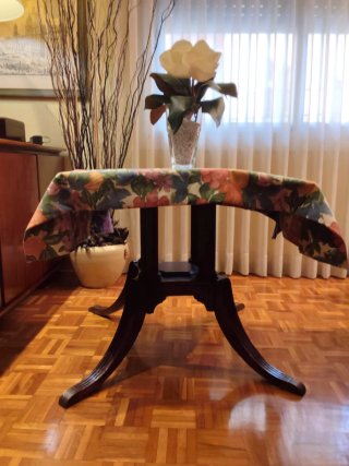 Lote 3 Muebles Antiguos Madera y Terciopelo
