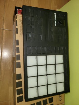 Maschine Mikro MK3 - Controlador MIDI