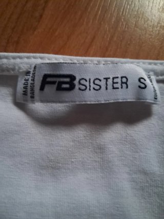 Lote 3 camisetas: mariposa, rosa, texto