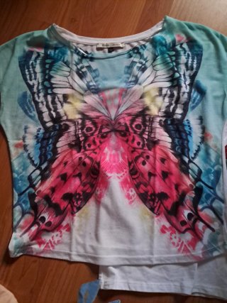 Lote 3 camisetas: mariposa, rosa, texto