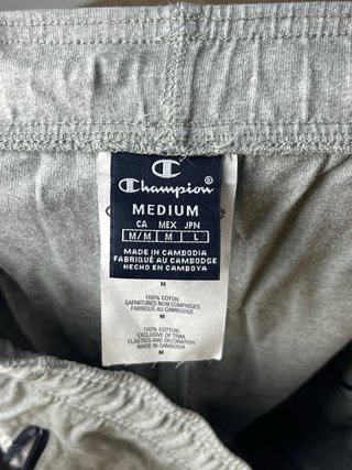 Pantalón corto Champion gris talla M