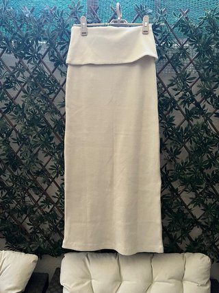 Falda midi beige talla única