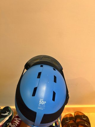 Casco y gafas de esquí