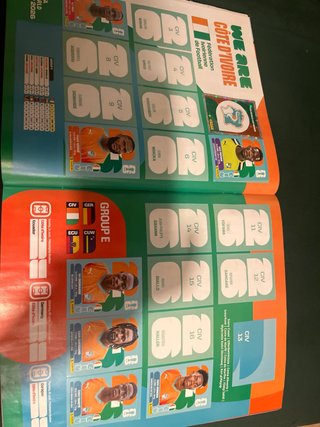 Álbum Panini Mundial 2026 + 100 Cromos pegados