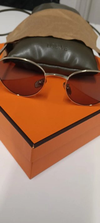 Gafas de sol Loewe doradas y verde oliva