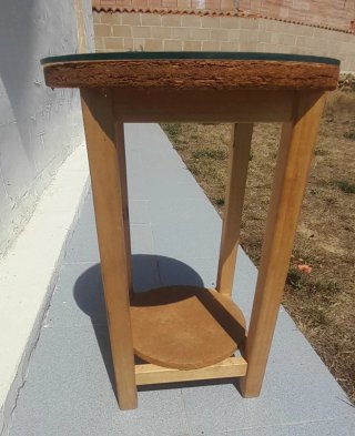 Mesa redonda pequeña de madera + Regalo cristal