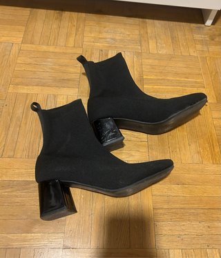 Botines negros elásticos