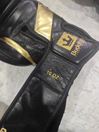 Guantes de boxeo Buddha negros y dorados