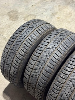 Neumáticos Pirelli Sottozero 225/55 17.