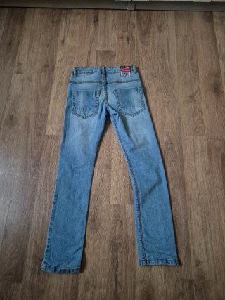 Pantalón vaquero niño talla 8.