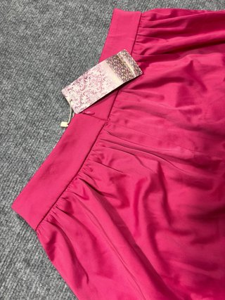 Falda corta Sfera Casual Basic rosa fucsia