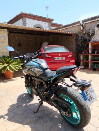 Yamaha MT-07 2024 Negra y Verde
