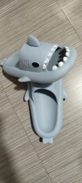 Shanclas Tiburón Gris Talla 36-37, originales.