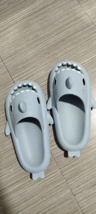 Shanclas Tiburón Gris Talla 36-37, originales.