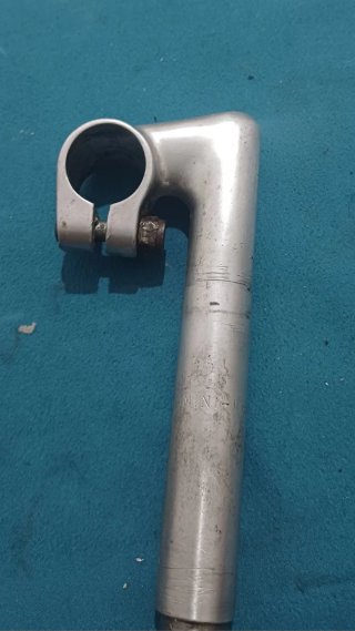 Potencia de bicicleta corta