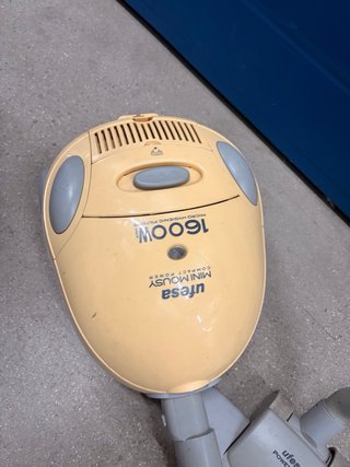 Aspiradora Ufesa 1600W