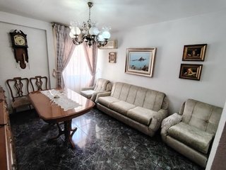 Juego sofá + 2 sillones a restaurar