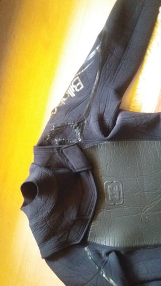 Traje de surf Billabong negro