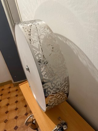 Lámpara de diseño con letras