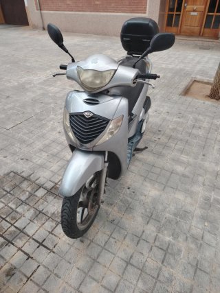 Honda SH 125 Plata 2005 + Baúl Shad