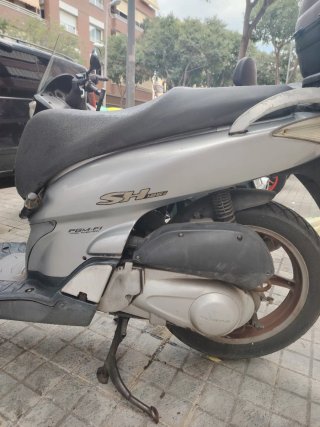 Honda SH 125 Plata 2005 + Baúl Shad
