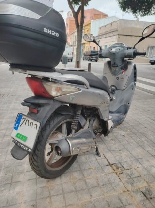 Honda SH 125 Plata 2005 + Baúl Shad