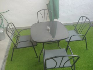 Mesa y 4 Sillas de Jardín